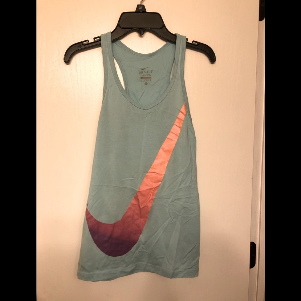 Women’s XS Nike tank
